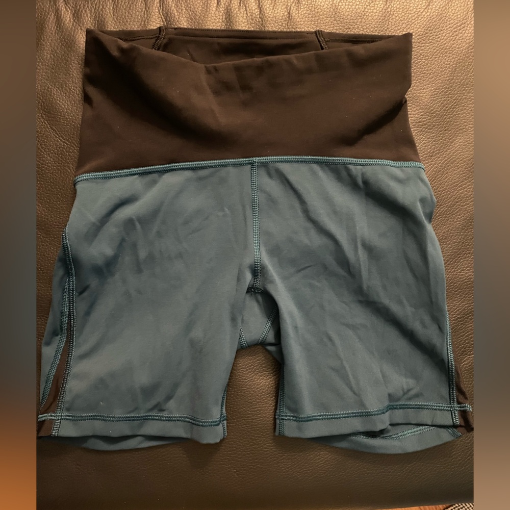 Lululemon Black and Blue Shorts, size 4